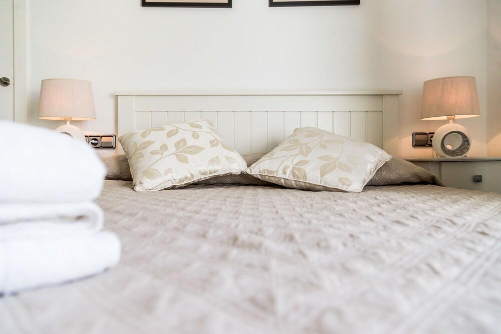 Travel Habitat - Centro Apartment บาเลนเซีย ภายนอก รูปภาพ